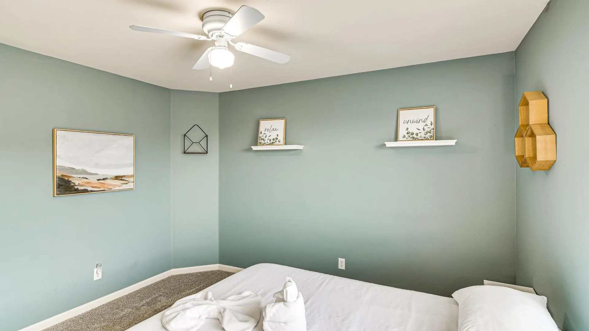 Large Family Home With Game Room In Reno! 0*, Reno