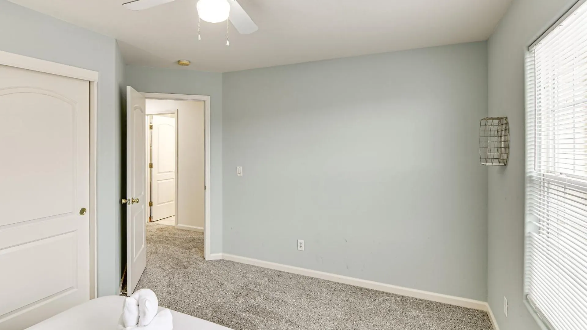 Large Family Home With Game Room In Reno! Holiday home Reno