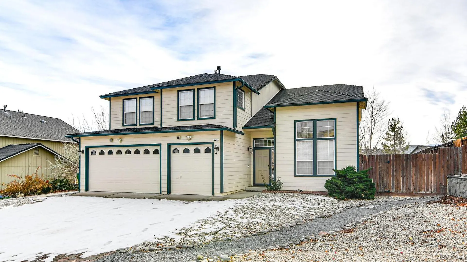 Large Family Home With Game Room In Reno!